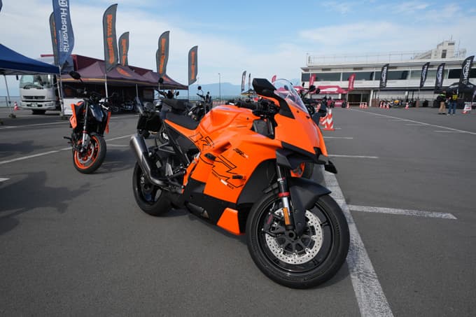 第11回JAIA輸入二輪車試乗会・展示会 KTM/ハスクバーナブースレポート 『990 DUKE R』ショートインプレあり!の画像02