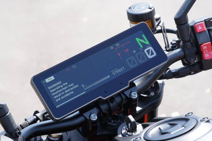第11回JAIA輸入二輪車試乗会・展示会 KTM/ハスクバーナブースレポート 『990 DUKE R』ショートインプレあり!の画像14