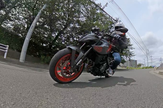 【スズキ GSX-8S試乗記】鼻を抜けるような爽快感を得られる、快感ライトウエイトスポーツ!! 09画像