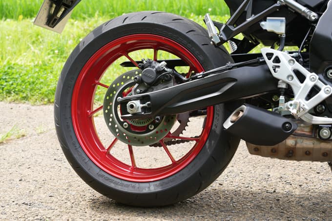 【スズキ GSX-8S試乗記】鼻を抜けるような爽快感を得られる、快感ライトウエイトスポーツ!! 15画像