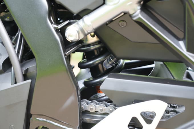 【スズキ GSX-8S試乗記】鼻を抜けるような爽快感を得られる、快感ライトウエイトスポーツ!! 23画像
