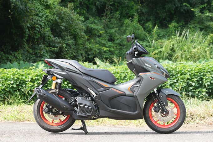 【ヤマハ AEROX 試乗記】プレミアムスポーツコミューターの新定番! 言い訳できない完成度!! 04画像