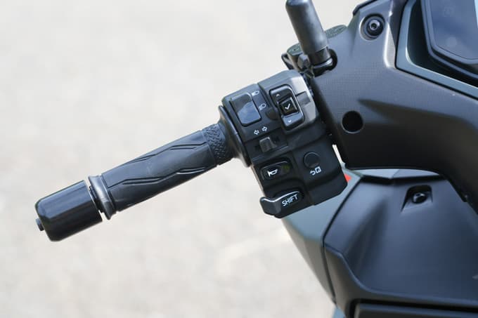 【ヤマハ AEROX 試乗記】プレミアムスポーツコミューターの新定番! 言い訳できない完成度!! 18画像