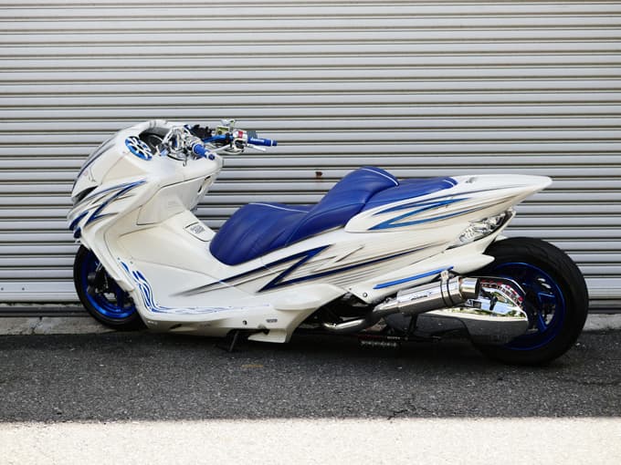【ホンダ フォルツァ カスタム】グラマラスなフォルツァは、正統派ロー&ロングスタイルで楽しむ 01画像