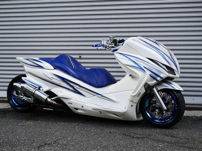 【ホンダ フォルツァ カスタム】グラマラスなフォルツァは、正統派ロー&ロングスタイルで楽しむ メイン画像