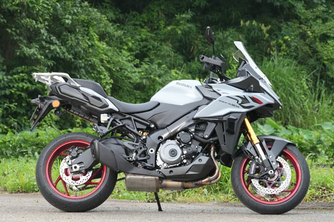 【スズキ GSX-S1000GX試乗記】“餃子”じゃないんだから、“ハネ”をつけただけで売れるなんてことは……。いや、そうではないのです！ 04画像