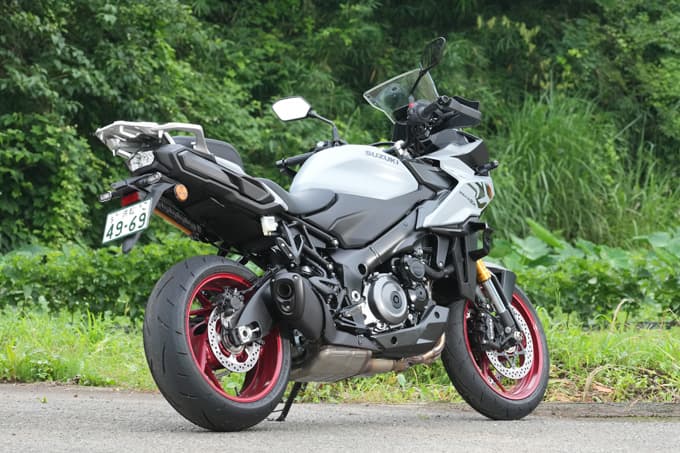 【スズキ GSX-S1000GX試乗記】“餃子”じゃないんだから、“ハネ”をつけただけで売れるなんてことは……。いや、そうではないのです！ 11画像