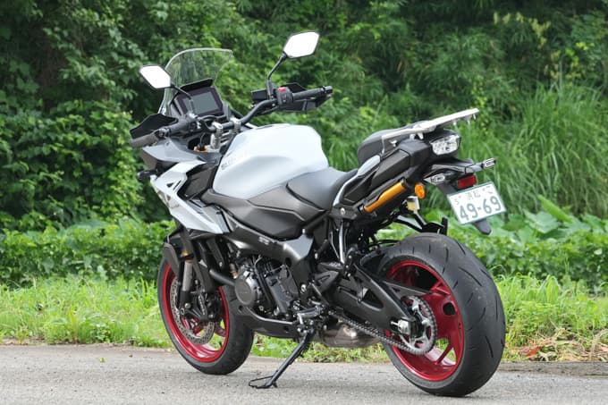 【スズキ GSX-S1000GX試乗記】“餃子”じゃないんだから、“ハネ”をつけただけで売れるなんてことは……。いや、そうではないのです！ 12画像
