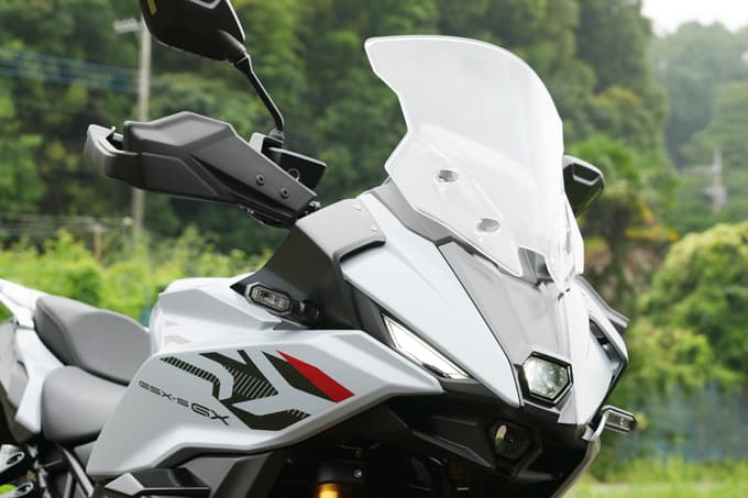 【スズキ GSX-S1000GX試乗記】“餃子”じゃないんだから、“ハネ”をつけただけで売れるなんてことは……。いや、そうではないのです！ 16 画像