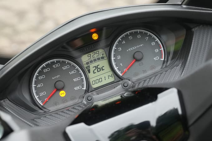 【スズキ バーグマン400 試乗記】大胆にしてジェントルなパフォーマンス! 一台でなんでもこなせる欲張り仕様!! 17画像