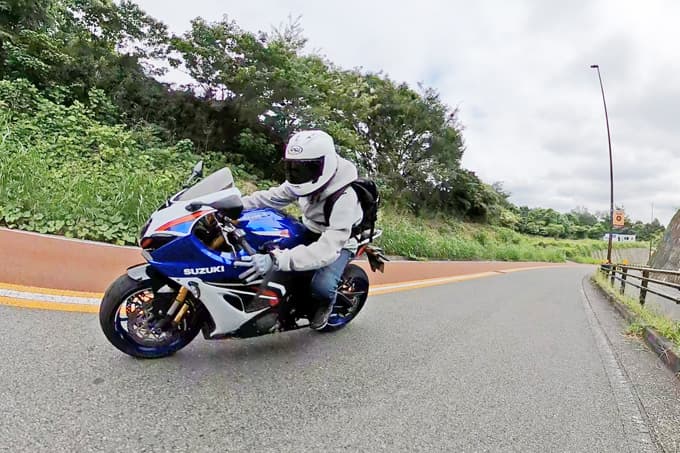 【スズキ GSX-R1000R 試乗記】これぞ究極！　日常に“興奮”を注ぐスズキ最高峰スーパーバイク！！ 04画像