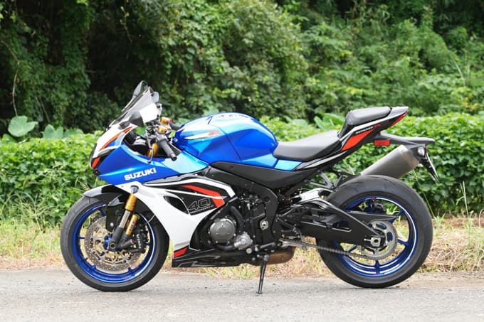 【スズキ GSX-R1000R 試乗記】これぞ究極！　日常に“興奮”を注ぐスズキ最高峰スーパーバイク！！ 06画像