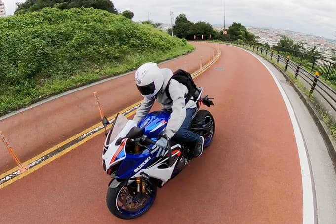 【スズキ GSX-R1000R 試乗記】これぞ究極！　日常に“興奮”を注ぐスズキ最高峰スーパーバイク！！ 09画像