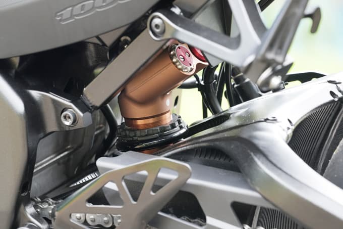 【スズキ GSX-R1000R 試乗記】これぞ究極！　日常に“興奮”を注ぐスズキ最高峰スーパーバイク！！ 22画像