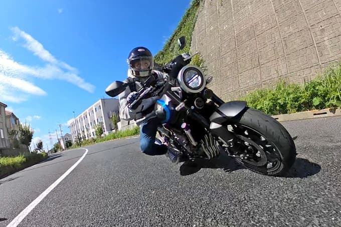 【ホンダ CB400 SUPER FOUR E-Clutch 試乗記】併せ持つ伝統と革新。これは新時代のスタンダードになるべく誕生した!! 01画像