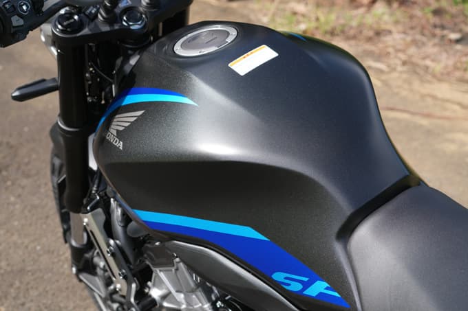 【ホンダ CB400 SUPER FOUR E-Clutch 試乗記】併せ持つ伝統と革新。これは新時代のスタンダードになるべく誕生した!! 19画像
