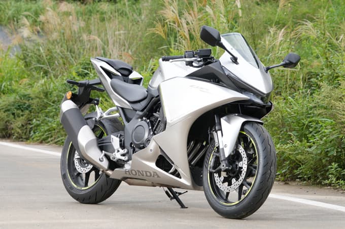 【ホンダ CBR400R FOUR E-Clutch 試乗記】ホンダが世に送るスポーツモデル『CBR』。それは“枠にはまらない”存在なのだ。 02画像