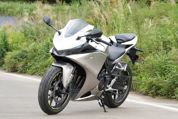 【ホンダ CBR400R FOUR E-Clutch 試乗記】ホンダが世に送るスポーツモデル『CBR』。それは“枠にはまらない”存在なのだ。 03画像