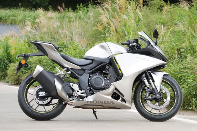 【ホンダ CBR400R FOUR E-Clutch 試乗記】ホンダが世に送るスポーツモデル『CBR』。それは“枠にはまらない”存在なのだ。 05画像