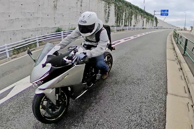 【ホンダ CBR400R FOUR E-Clutch 試乗記】ホンダが世に送るスポーツモデル『CBR』。それは“枠にはまらない”存在なのだ。 08画像
