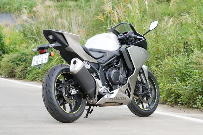 【ホンダ CBR400R FOUR E-Clutch 試乗記】ホンダが世に送るスポーツモデル『CBR』。それは“枠にはまらない”存在なのだ。 10画像