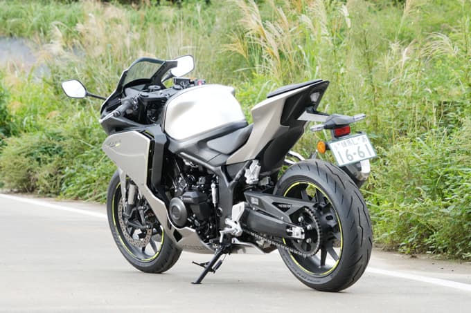 【ホンダ CBR400R FOUR E-Clutch 試乗記】ホンダが世に送るスポーツモデル『CBR』。それは“枠にはまらない”存在なのだ。 11画像