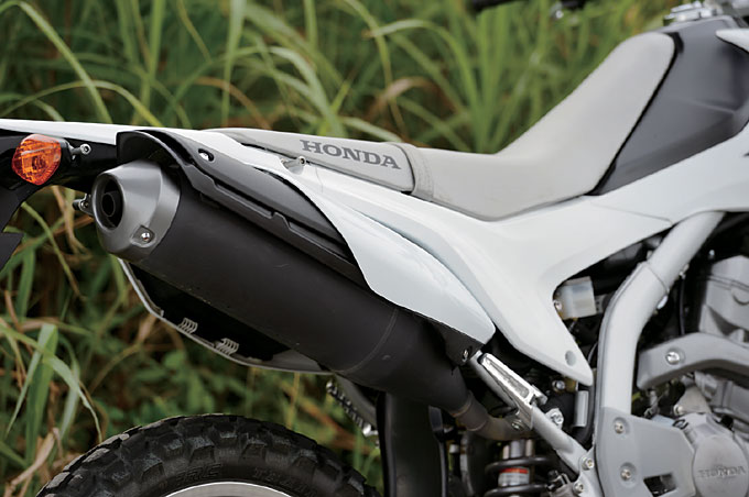 CRF250L用スリップオンサイレンサーが全4タイプで早くも