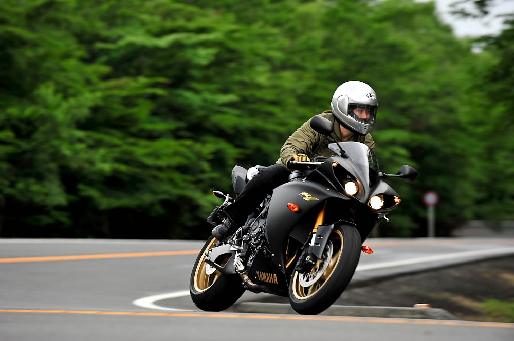 ヤマハ YZF-R1