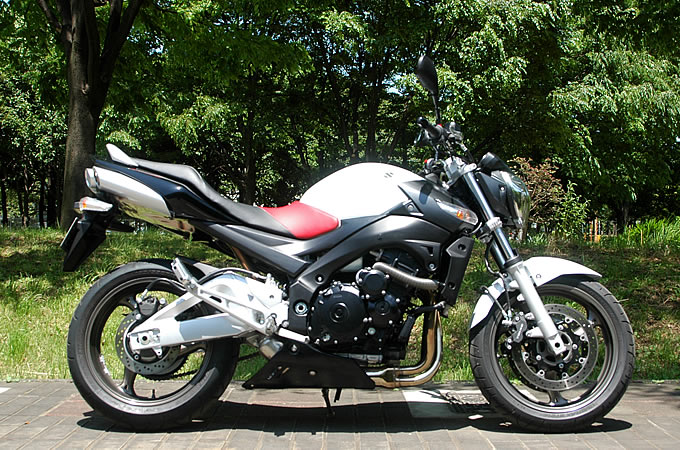 スズキ GSR400dの画像