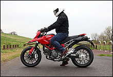 ドゥカティ Hypermotard 1100EVO 写真