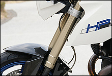 BMW Motorrad HP2 Megamoto 写真