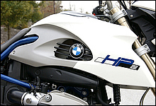 BMW Motorrad HP2 Megamoto 写真