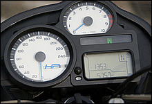 BMW Motorrad HP2 Megamoto 写真