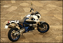 BMW Motorrad HP2 Megamoto 写真