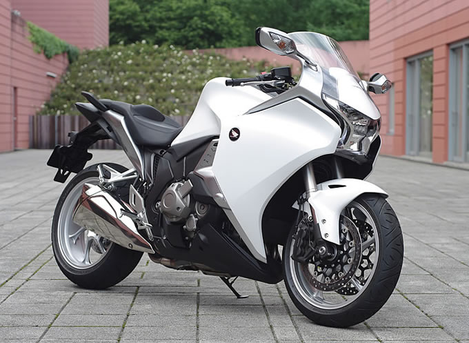 ホンダ VFR1200Fデュアル・クラッチ・トランスミッションの画像