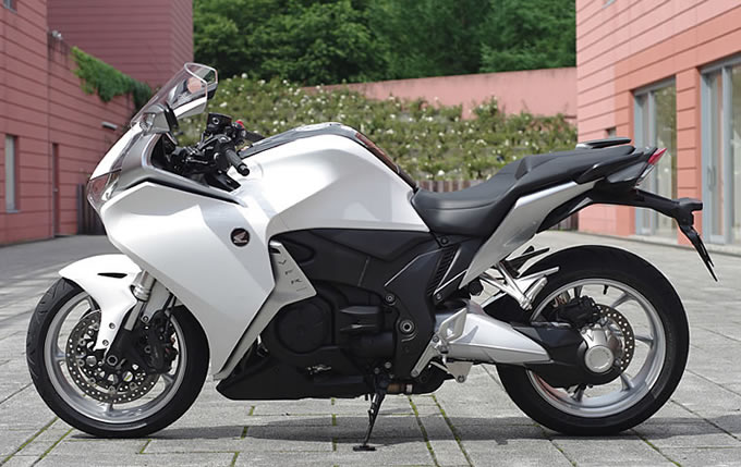 ホンダ VFR1200Fデュアル・クラッチ・トランスミッションの画像