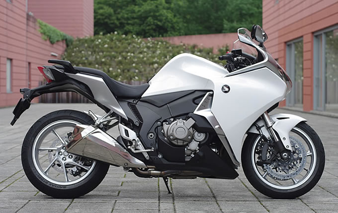 ホンダ VFR1200Fデュアル・クラッチ・トランスミッションの画像