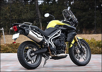 トライアンフ タイガー800 写真