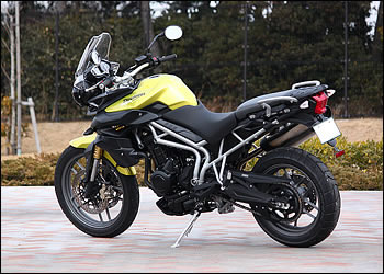 トライアンフ タイガー800 写真