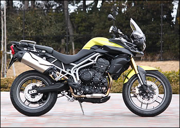 トライアンフ タイガー800 写真