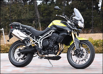 トライアンフ タイガー800 写真