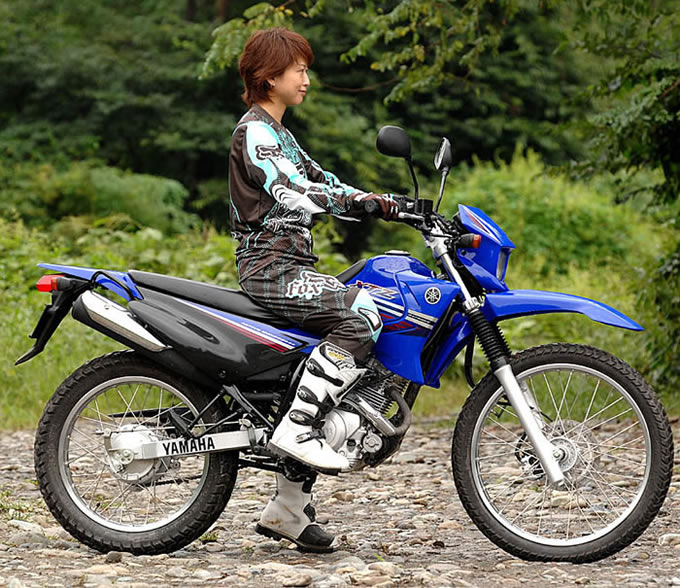 ヤマハ Xtz125e 125ccの利点は足着き性だけじゃない 試乗インプレ レビュー オフロードバイクならバイクブロス