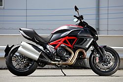 DIAVEL Carbon 写真