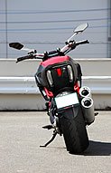 DIAVEL Carbon 写真