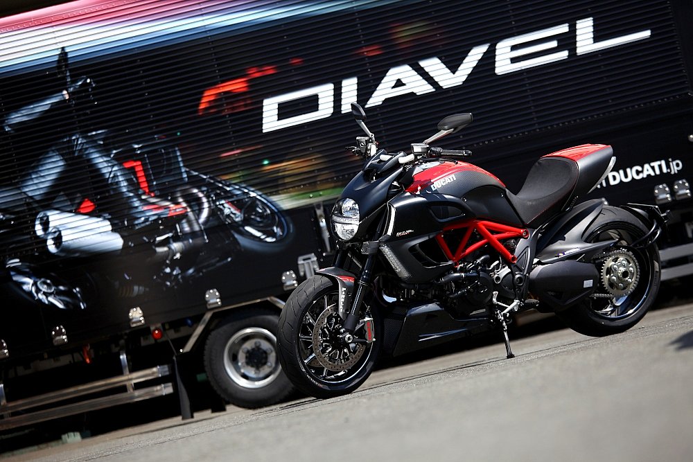 ドゥカティ DIAVEL Carbon