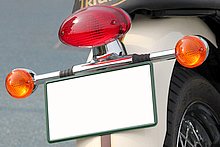 テールランプやウインカーも旧車風を意識しているが、少々野暮ったいせいだろうか、アフターマーケット製に交換するオーナーが少なくないようだ。