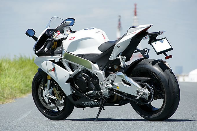 アプリリア RSV4R APRCの画像