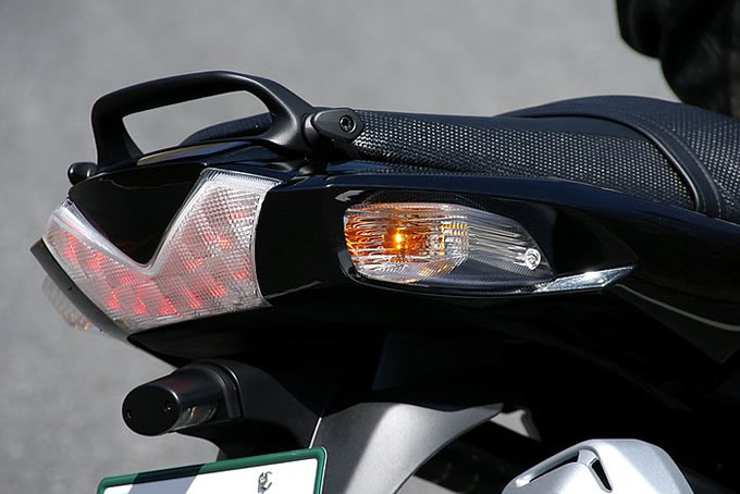 カワサキ ZX-14R – カワサキが追い求めてきた最強伝説 試乗