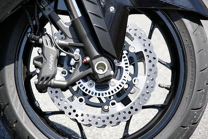 カワサキ ZX-14Rの画像