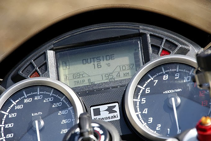カワサキ ZX-14Rの画像
